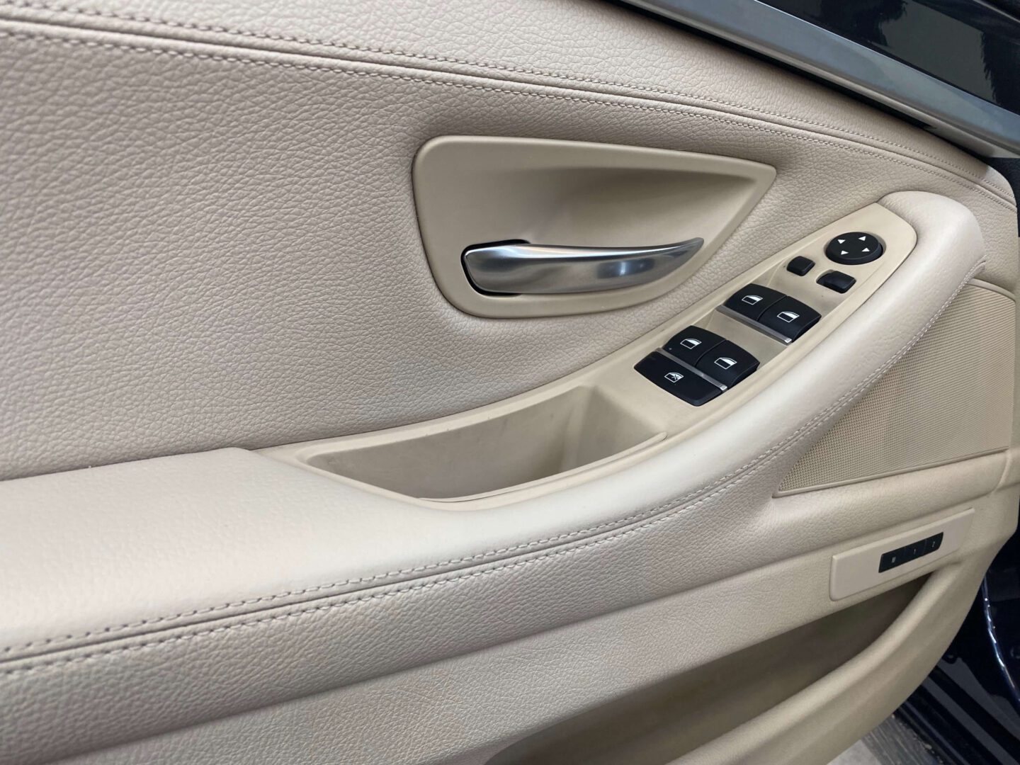 Renowacja skóry samochodowej