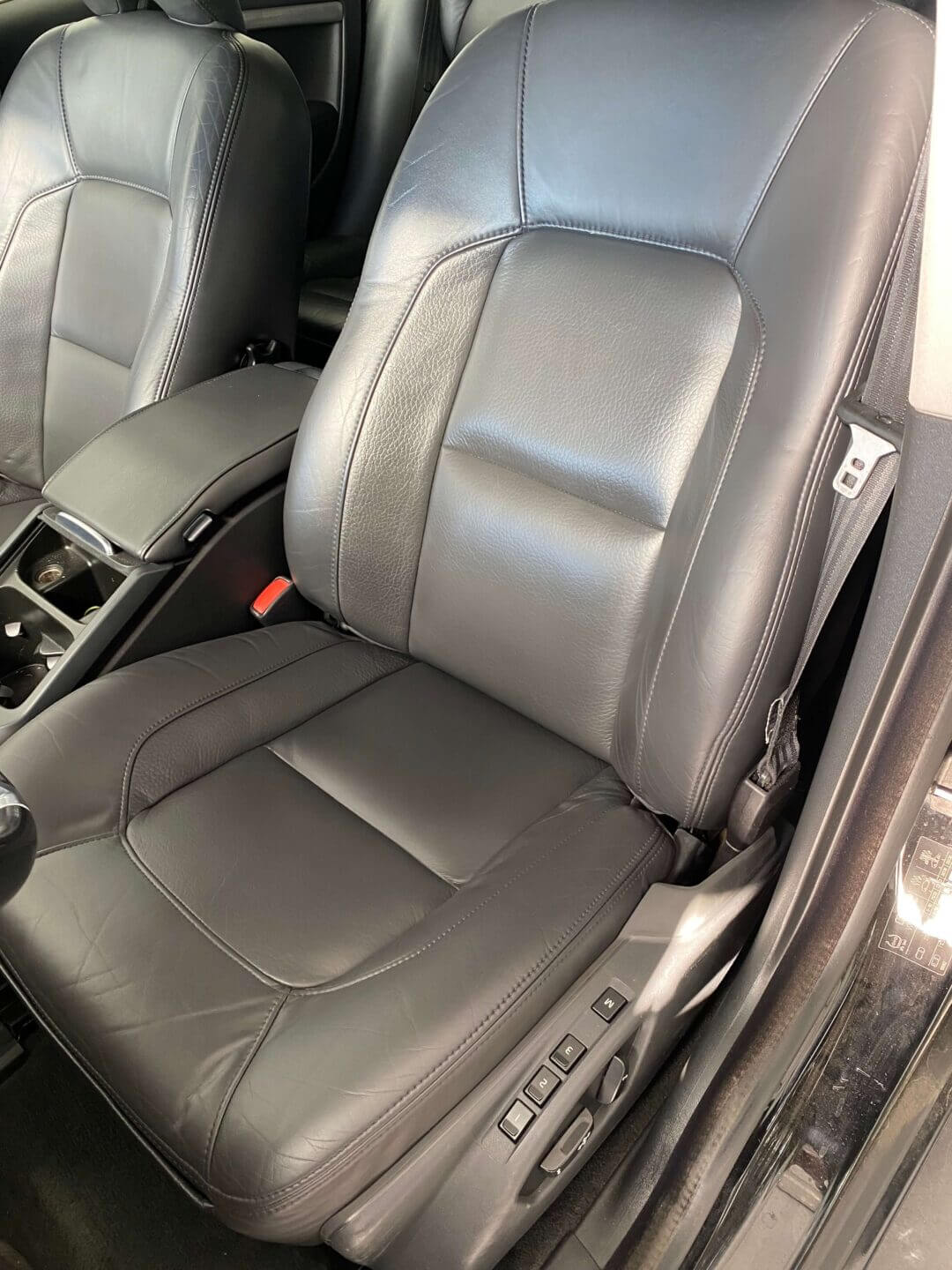 Renowacja foteli samochodowych warszawa