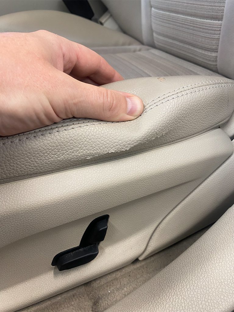 tapicerka Artico w mercedesie przed renowacją