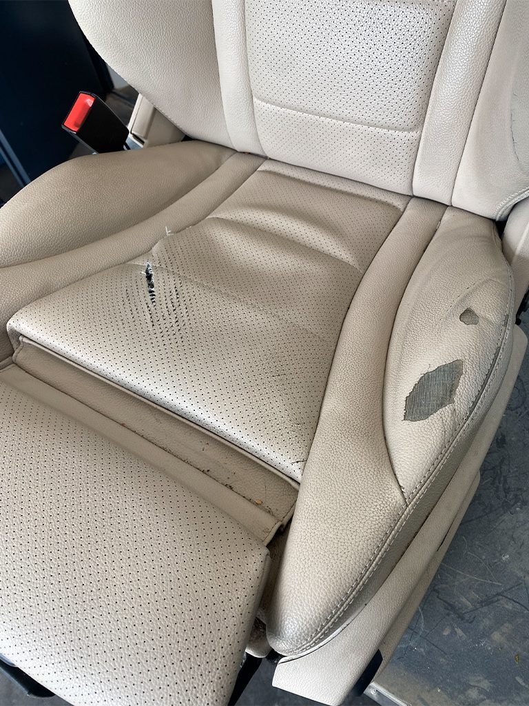 tapicerka Artico w mercedesie przed renowacją